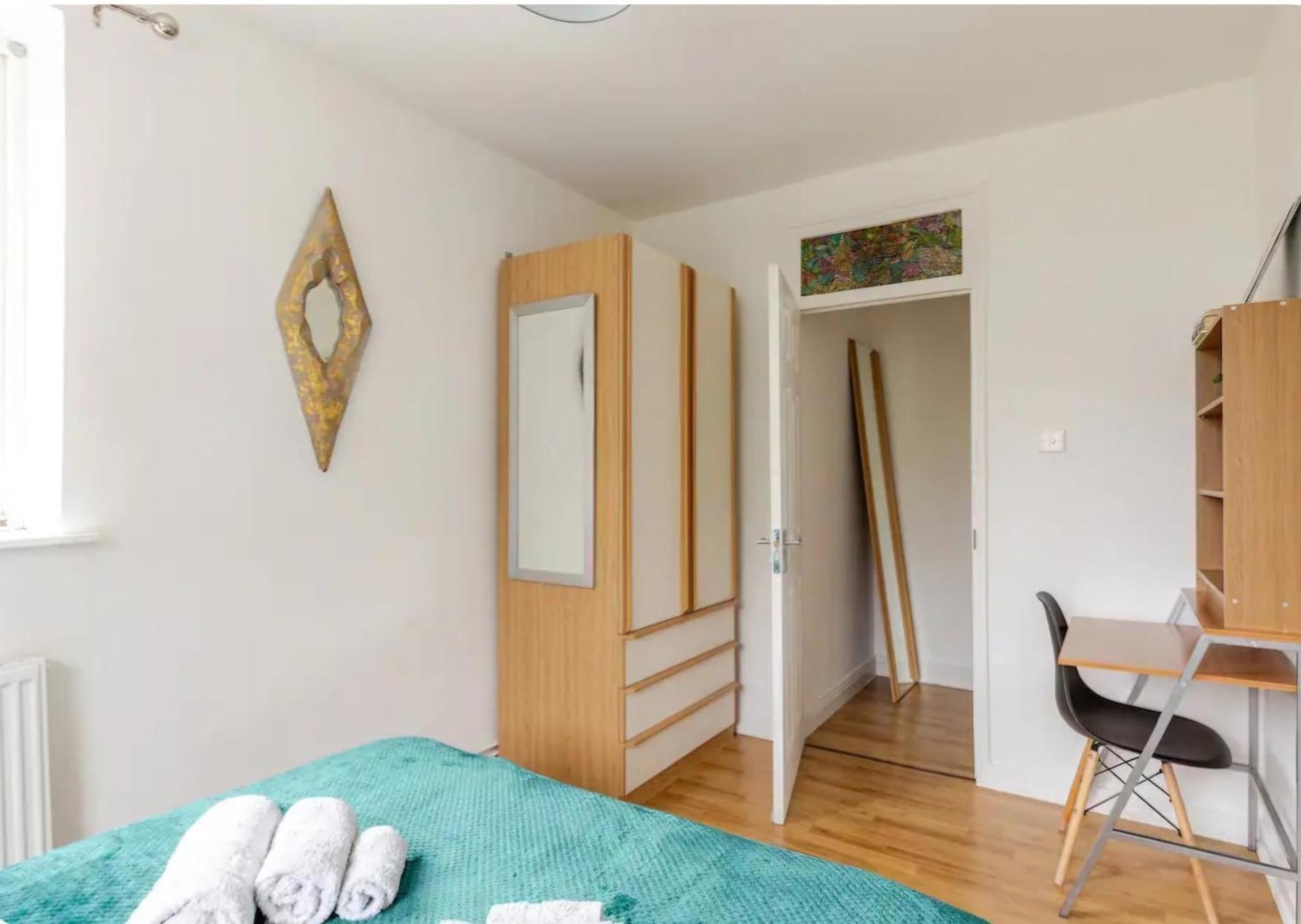 Spacious Two Bedroom Apartment In Battersea, Free Parking London Exterior foto