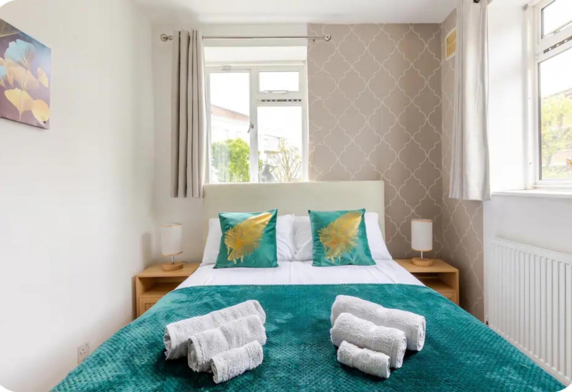 Spacious Two Bedroom Apartment In Battersea, Free Parking London Exterior foto